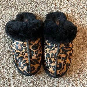 Hardly worn black cheetah ugg slippers